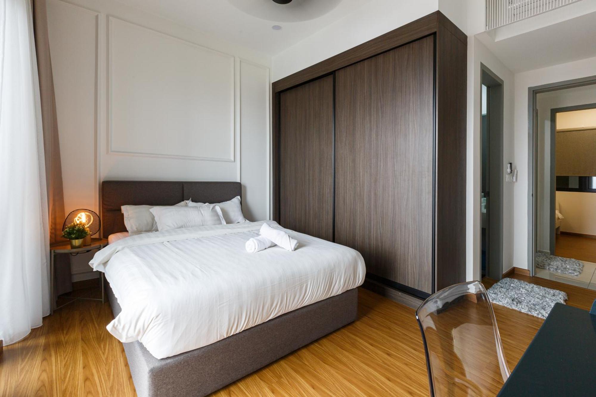 Beacon Executive Suites George Town Room photo